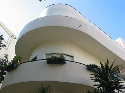 Tour of Tel Aviv Bauhaus style buildings